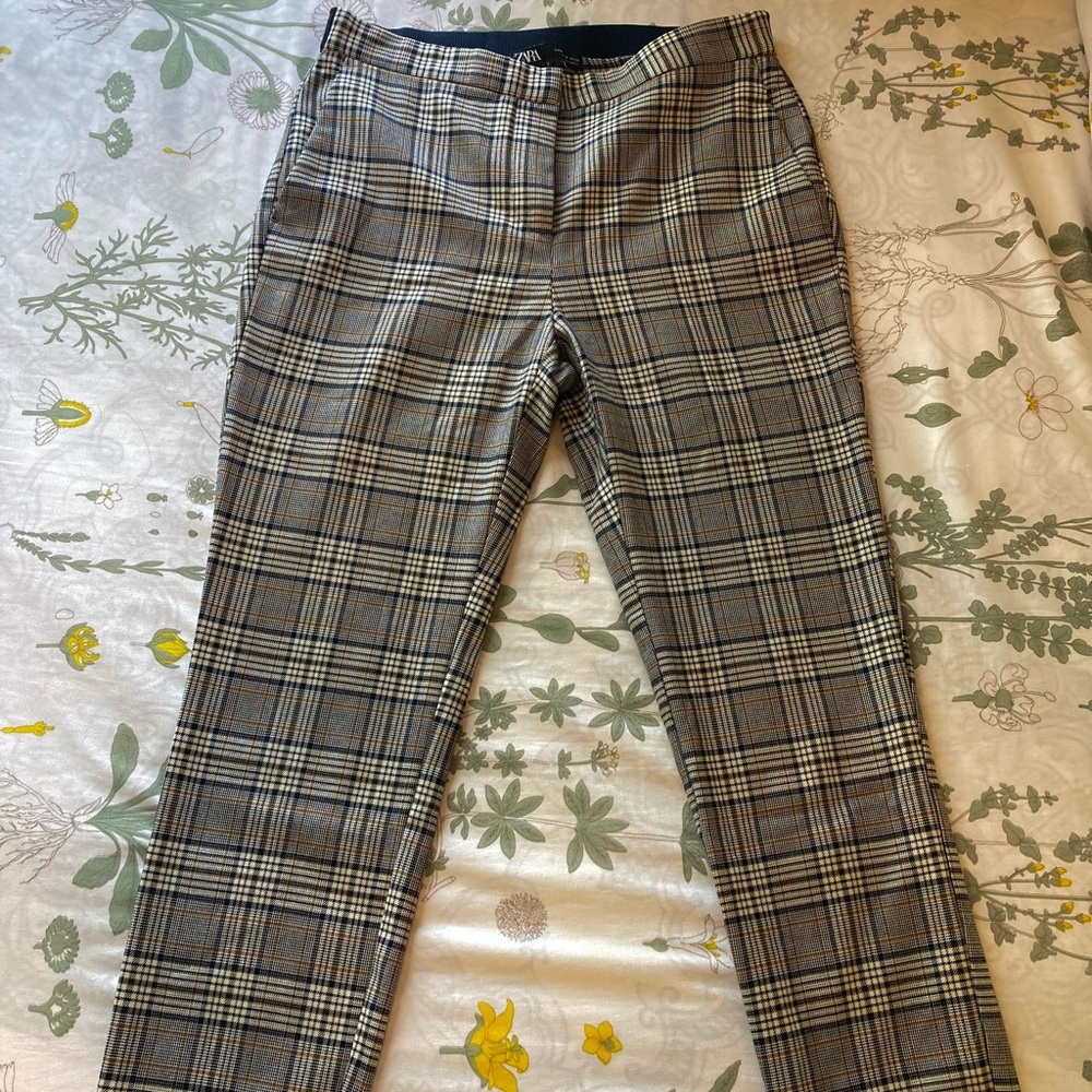 Plaid Dress Pants Perfect for Fall in Great Condition